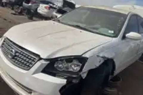 Photo of 2005 Nissan Altima
