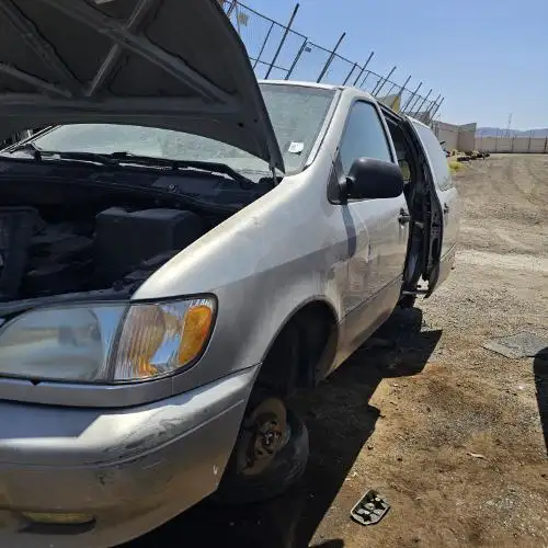 Photo of 2001 Toyota Sienna