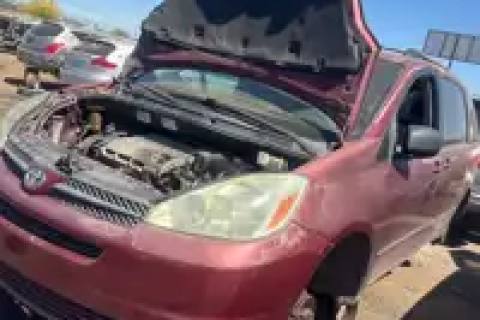 Photo of 2004 Toyota Sienna