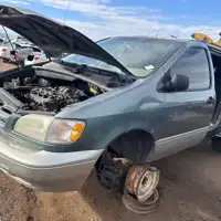 Photo of 2000 Toyota Sienna