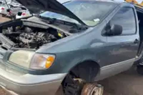Photo of 2000 Toyota Sienna