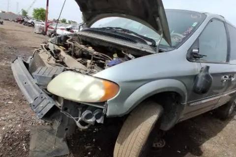 Photo of 2003 Chrysler Town & Country