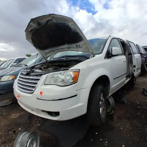 Photo of 2010 Chrysler Town & Country