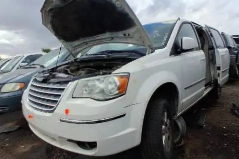 Photo of 2010 Chrysler Town & Country