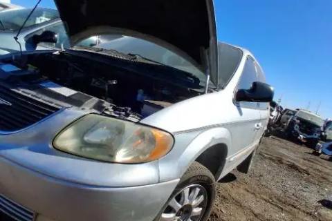 Photo of 2003 Chrysler Town & Country