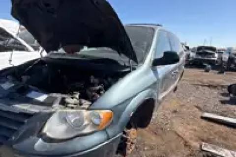 Photo of 2006 Chrysler Town & Country