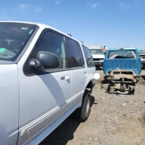 Photo of 2000 Ford Explorer