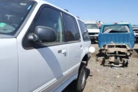 Photo of 2000 Ford Explorer