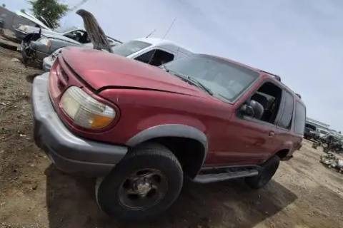 Photo of 2000 Ford Explorer