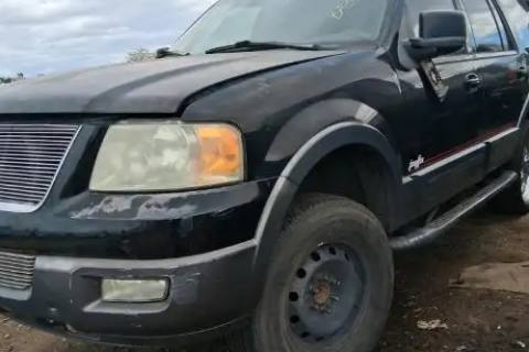 Photo of 2004 Ford Expedition
