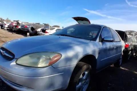 Photo of 2002 Ford Taurus