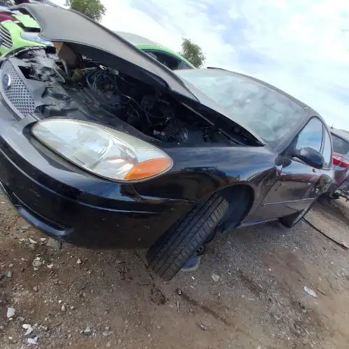 Photo of 2004 Ford Taurus
