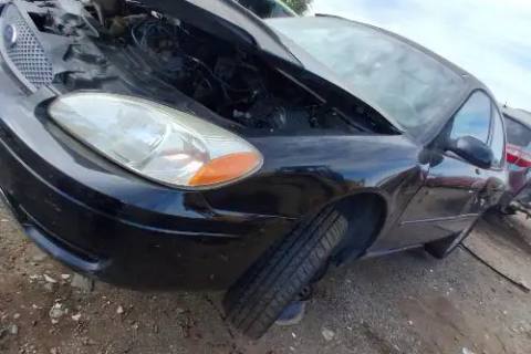 Photo of 2004 Ford Taurus