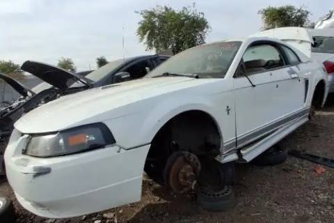 Photo of 1999 Ford Mustang