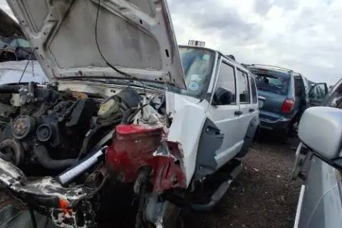 Photo of 1999 Jeep Cherokee