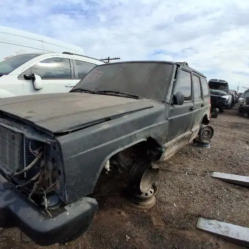 Photo of 2000 Jeep Cherokee