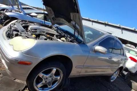 Photo of 2004 Mercedes-Benz Mercedes C-Class
