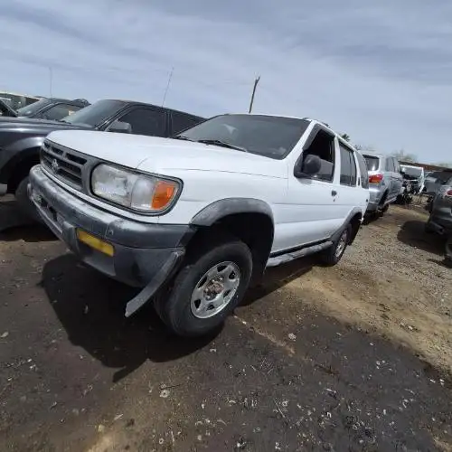 Photo of 1997 Nissan Pathfinder