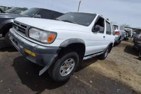 Photo of 1997 Nissan Pathfinder