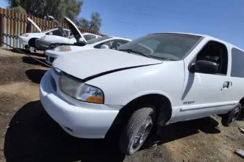 Photo of 2000 Nissan Quest
