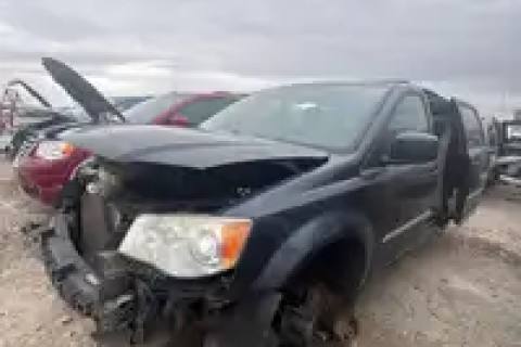 Photo of 2014 Chrysler Town & Country