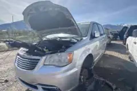 Photo of 2011 Chrysler Town & Country