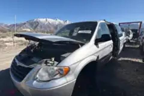 Photo of 2006 Chrysler Town & Country