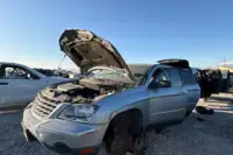 Photo of 2005 Chrysler Pacifica