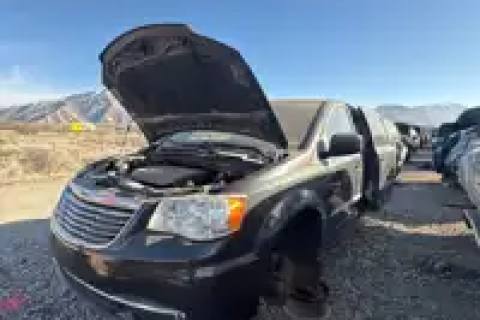 Photo of 2012 Chrysler Town & Country