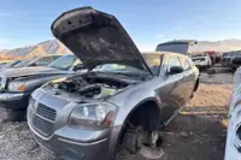 Photo of 2005 Dodge Magnum