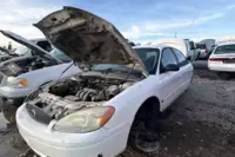 Photo of 2004 Ford Taurus