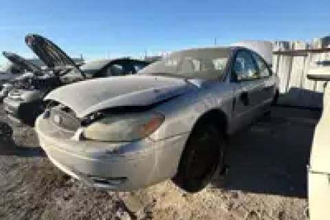Photo of 2005 Ford Taurus