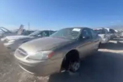 Photo of 2002 Ford Taurus