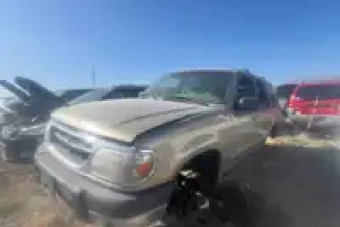 Photo of 2000 Ford Explorer