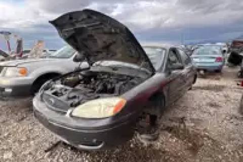 Photo of 2004 Ford Taurus