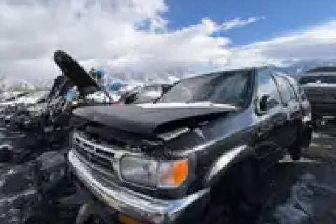 Photo of 1998 Nissan Pathfinder