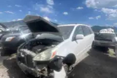 Photo of 2004 Toyota Sienna