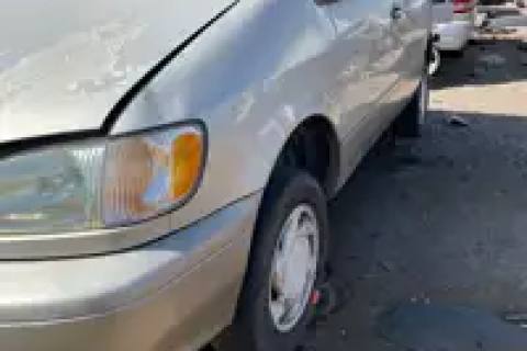 Photo of 2002 Toyota Sienna