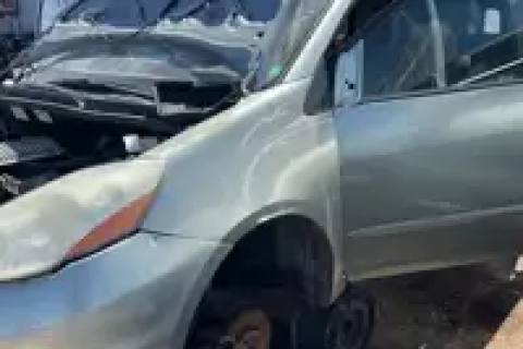 Photo of 2006 Toyota Sienna