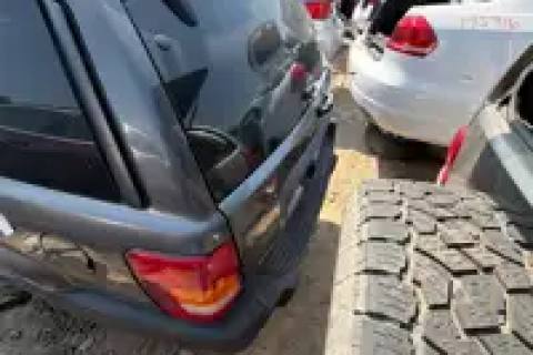Photo of 2004 Jeep Grand Cherokee