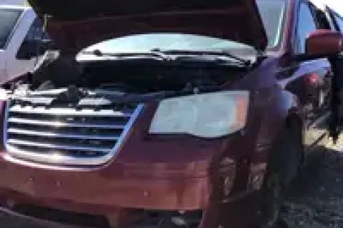 Photo of 2010 Chrysler Town & Country
