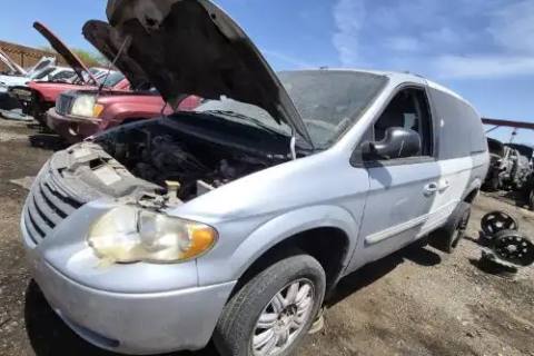 Photo of 2006 Chrysler Town & Country