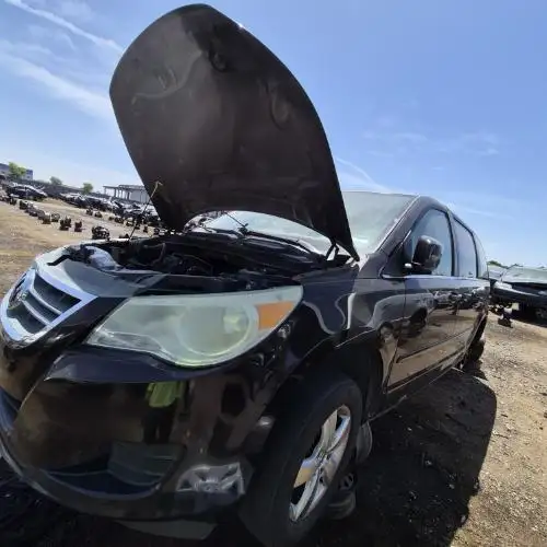 Photo of 2010 Volkswagen Routan