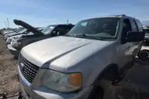 Photo of 2004 Ford Expedition