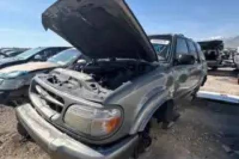 Photo of 2000 Ford Explorer