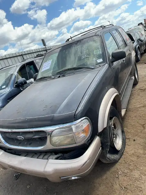 Photo of 1999 Ford Explorer