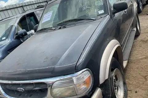 Photo of 1999 Ford Explorer