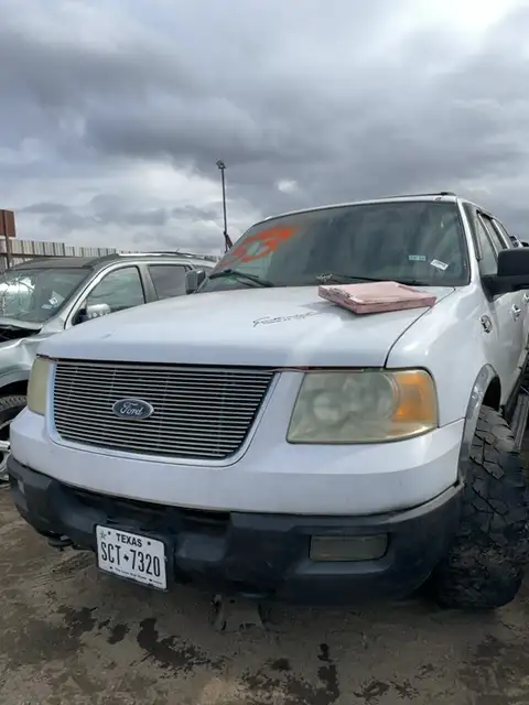 Photo of 2004 Ford Expedition