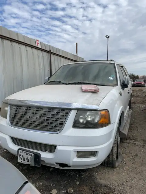 Photo of 2004 Ford Expedition
