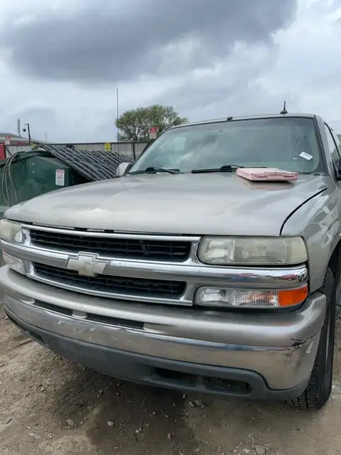 Photo of 2003 Chevrolet Suburban